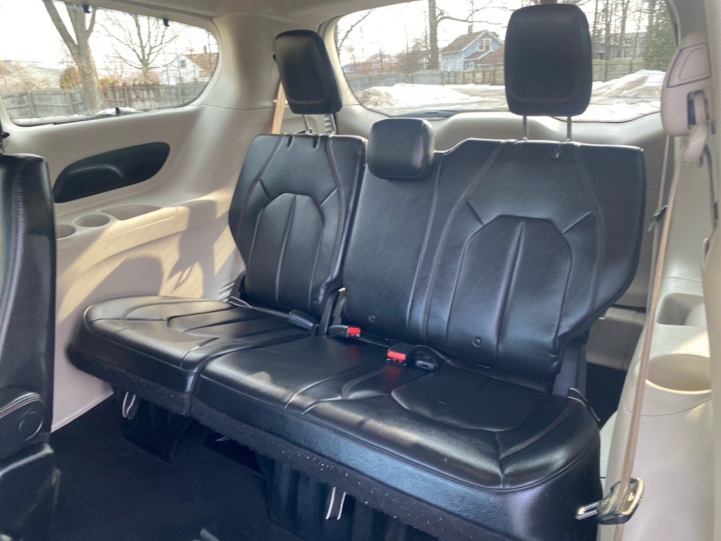 2018 Chrysler Pacifica Image 20
