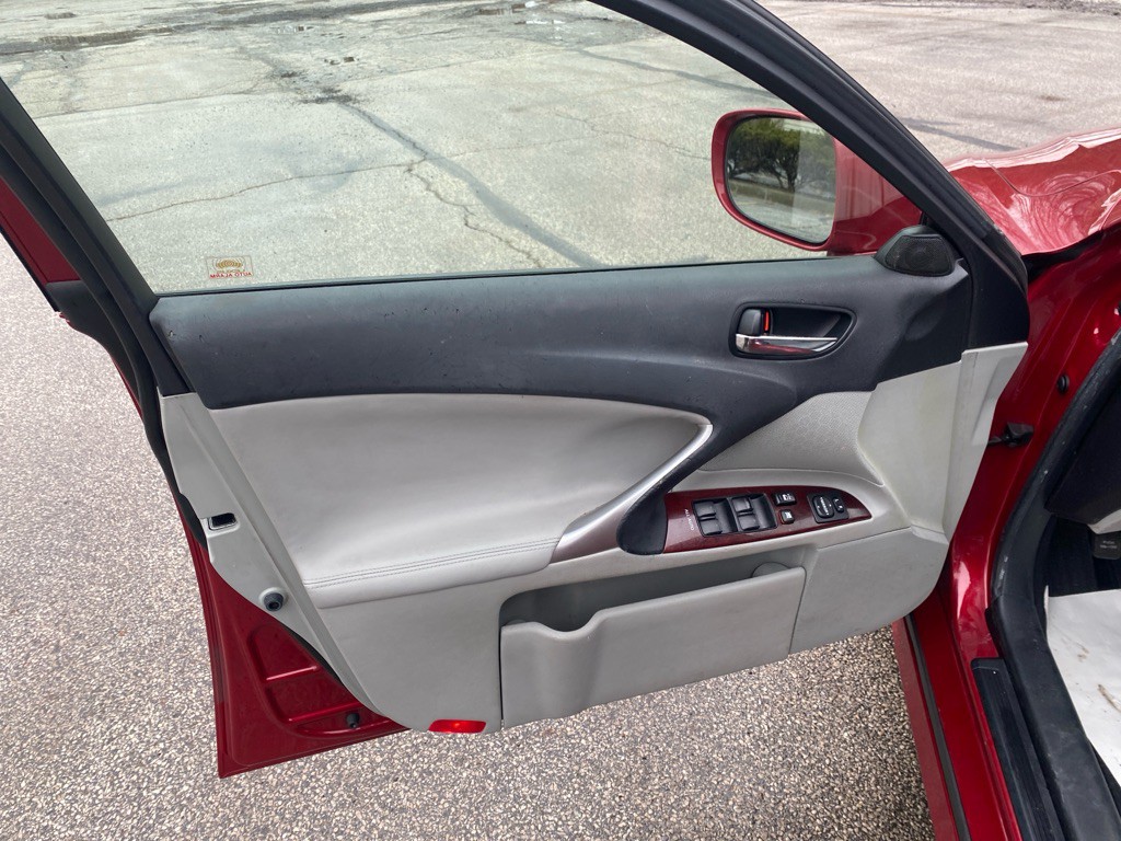 2006 Lexus IS Image 11