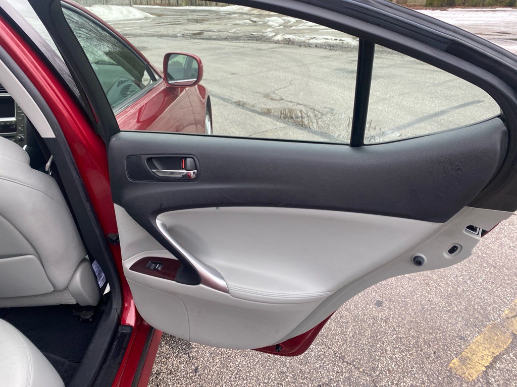 2006 Lexus IS Image 23