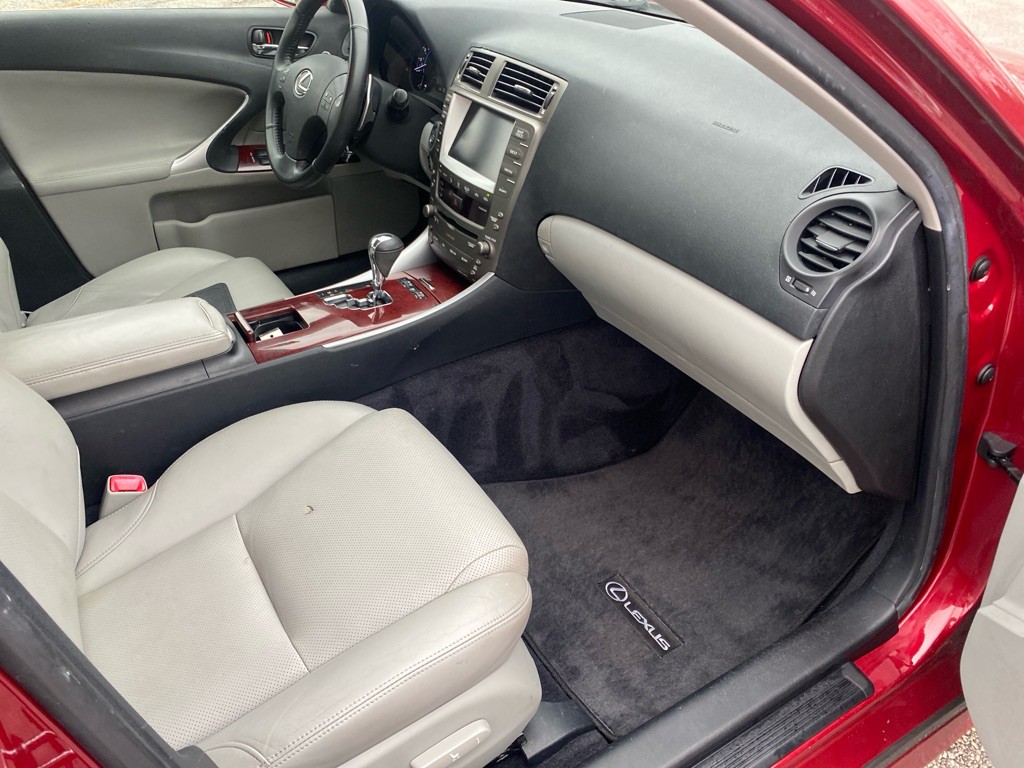 2006 Lexus IS Image 24