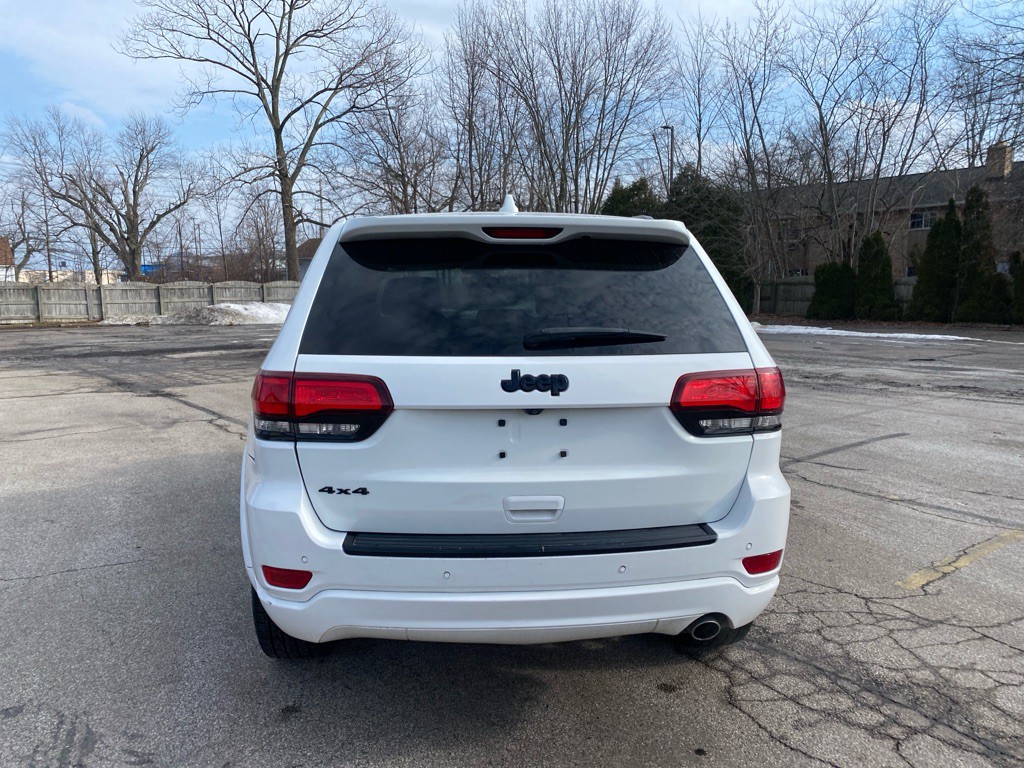 2017 Jeep Grand Cherokee Image 4