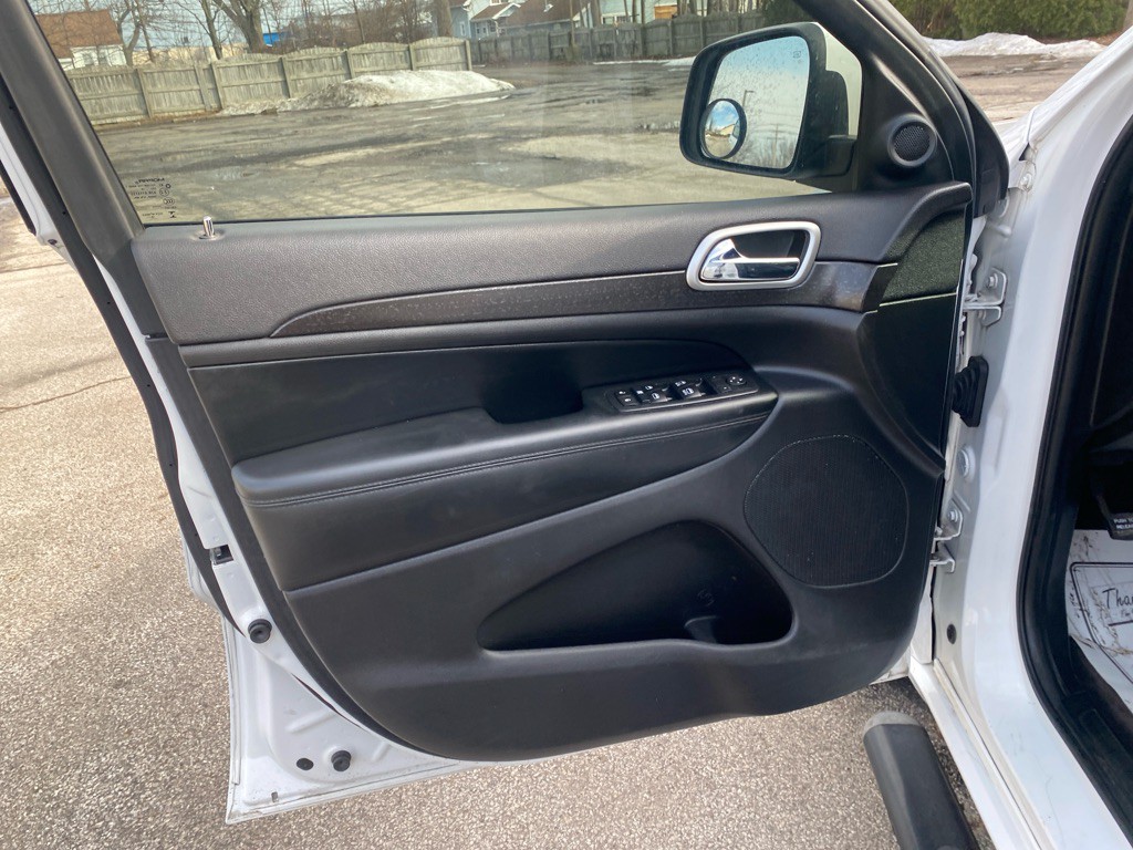 2017 Jeep Grand Cherokee Image 11