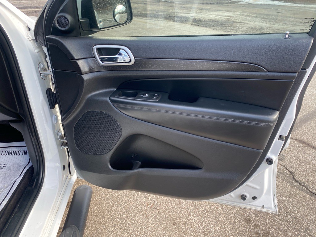 2017 Jeep Grand Cherokee Image 26