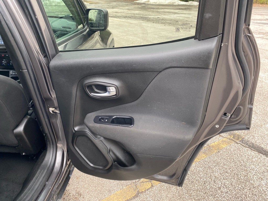 2019 Jeep Renegade Image 21