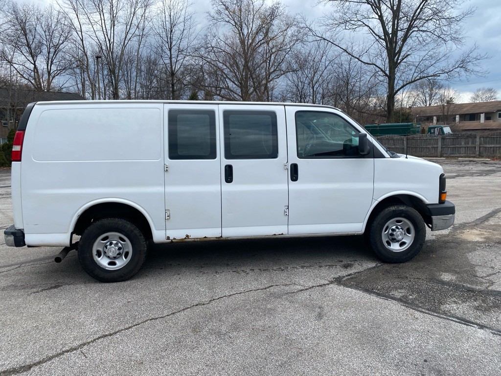 2016 Chevrolet Express Image 6