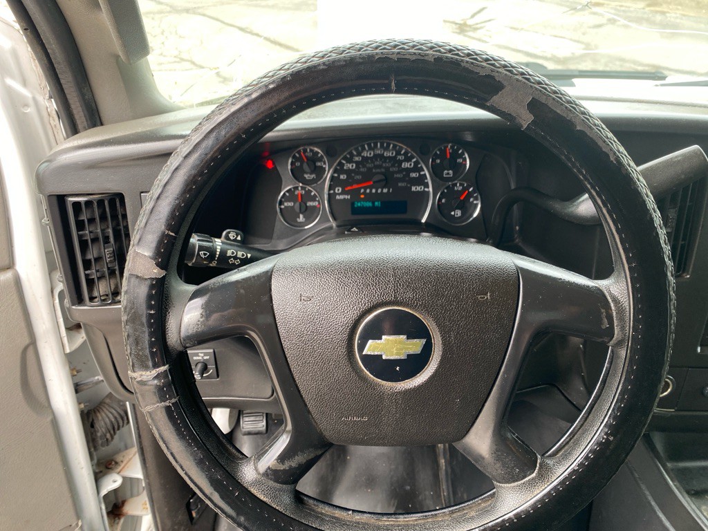 2016 Chevrolet Express Image 11