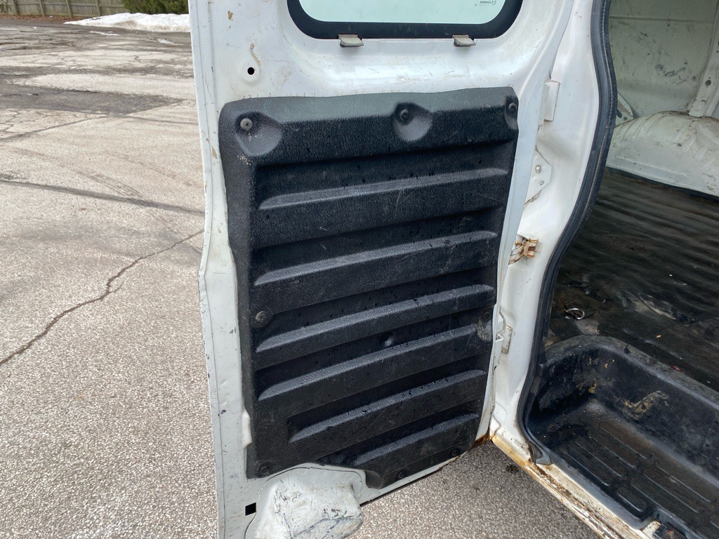 2016 Chevrolet Express Image 17