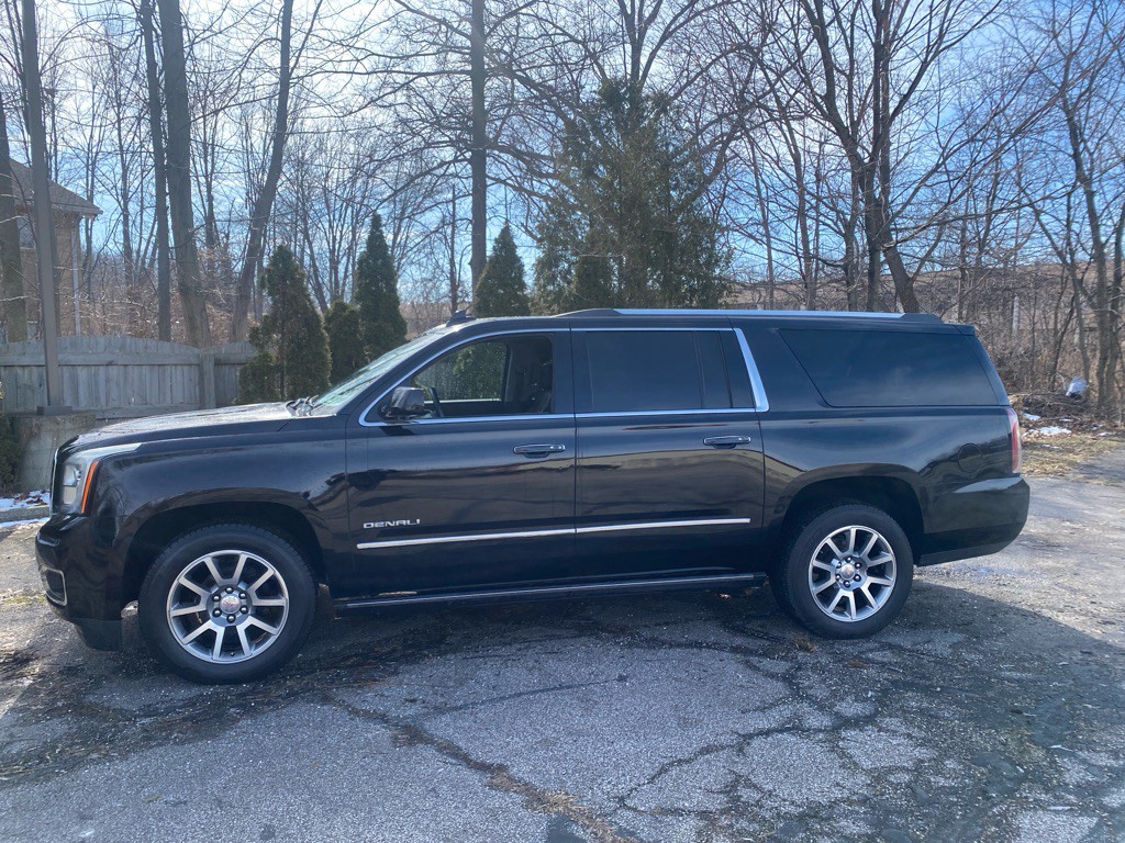 2015 GMC Yukon Image 2