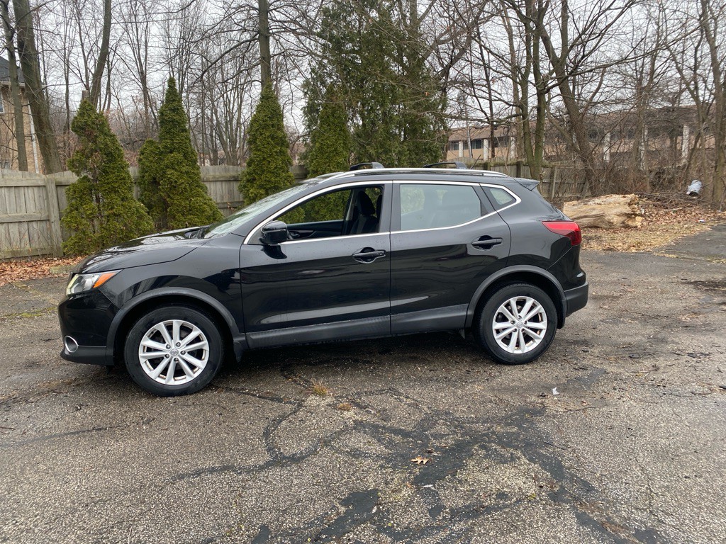 2018 Nissan Rogue Image 2