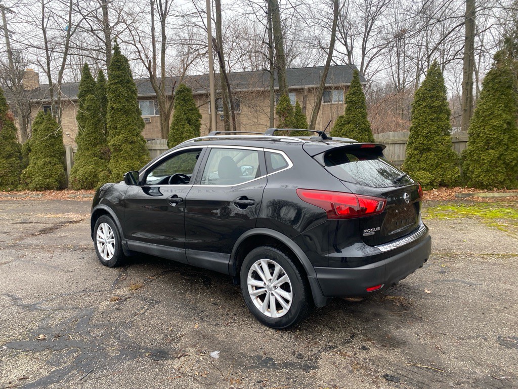 2018 Nissan Rogue Image 3