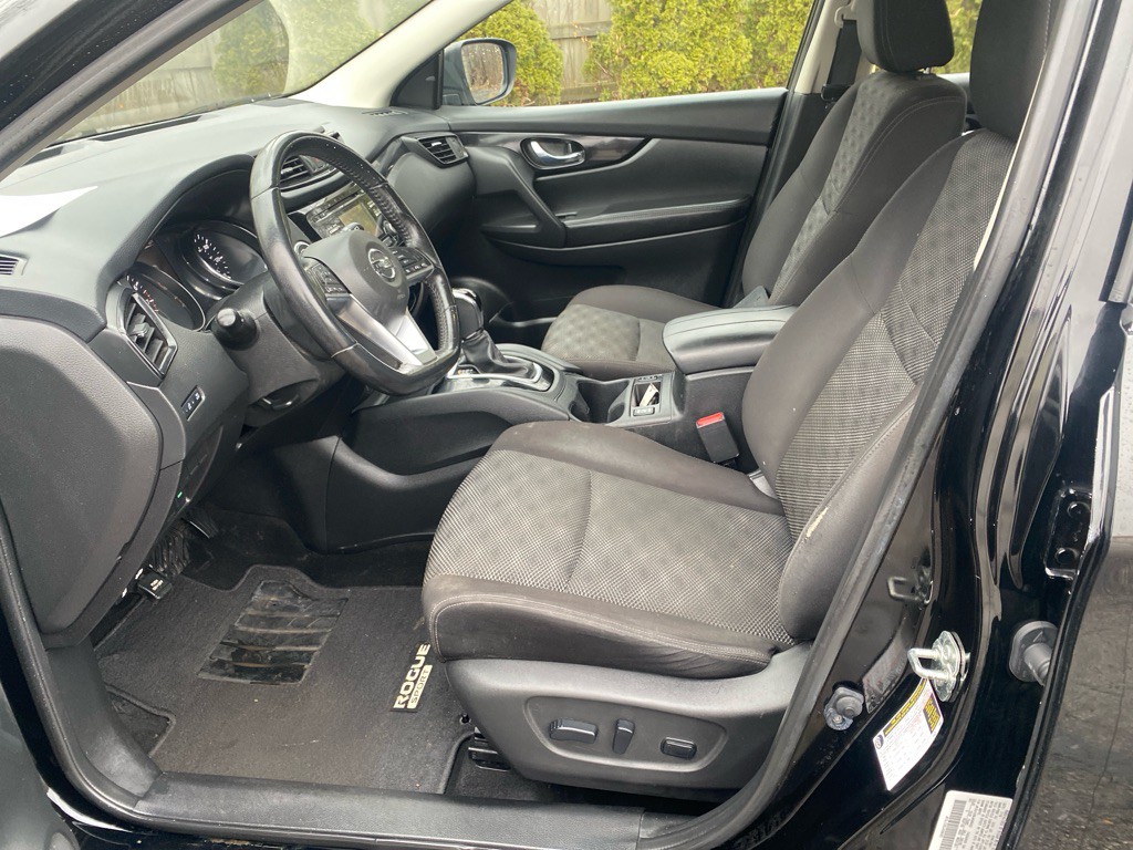 2018 Nissan Rogue Image 9