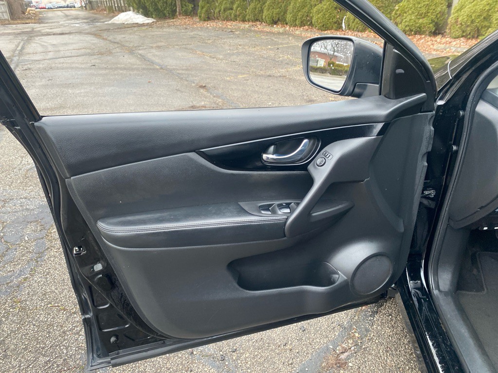 2018 Nissan Rogue Image 10