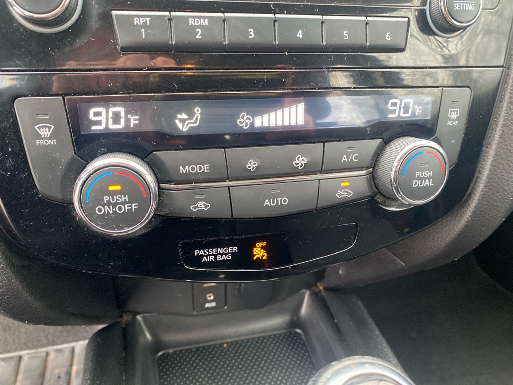 2018 Nissan Rogue Image 16