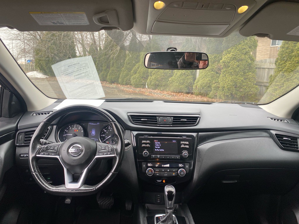 2018 Nissan Rogue Image 18