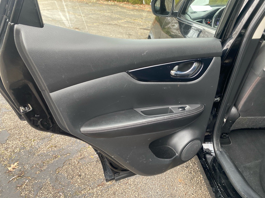 2018 Nissan Rogue Image 20