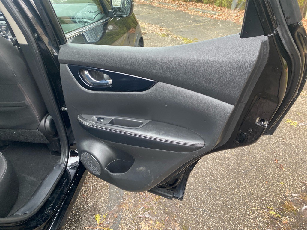 2018 Nissan Rogue Image 23