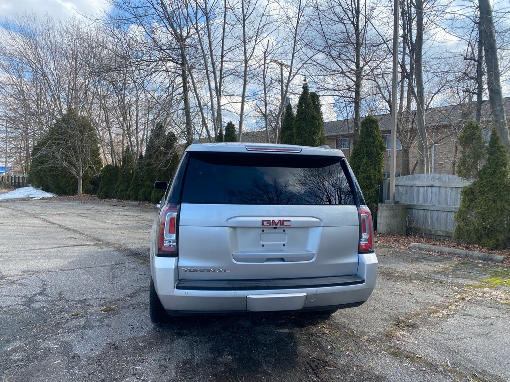 2018 GMC Yukon Image 4