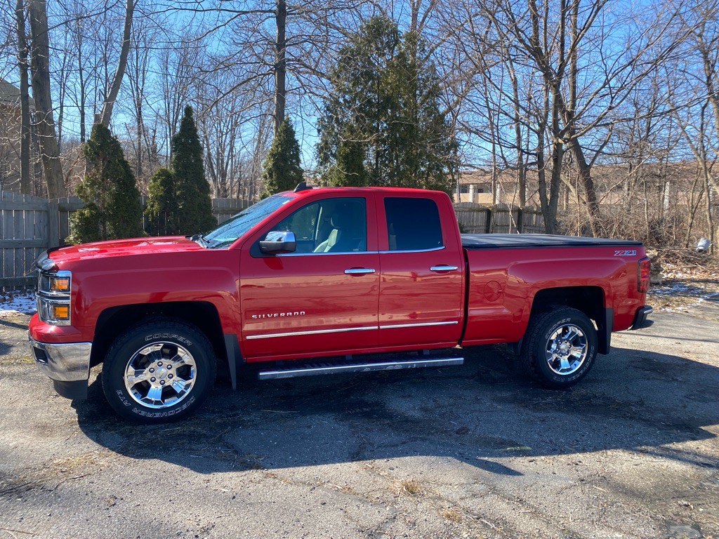 2015 Chevrolet Silverado 1500 Image 2