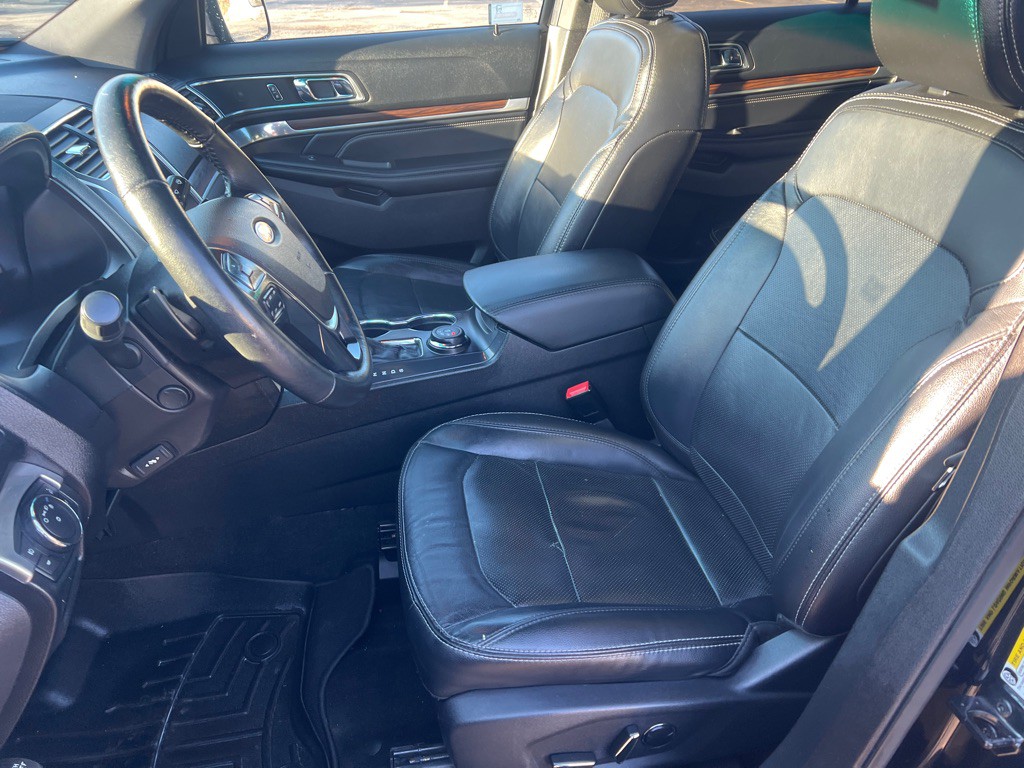 2016 Ford Explorer Image 9