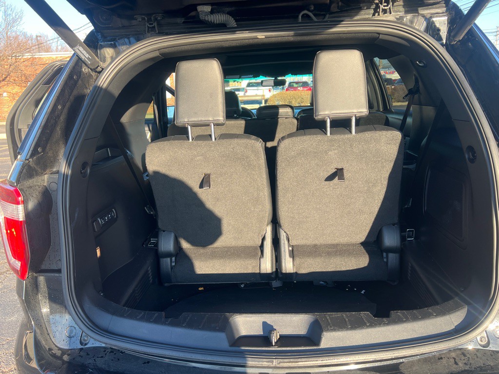 2016 Ford Explorer Image 19