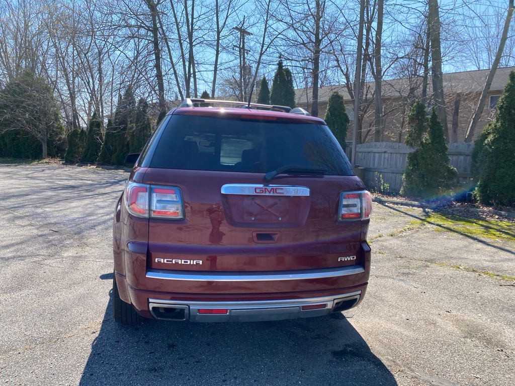 2016 GMC Acadia Image 4