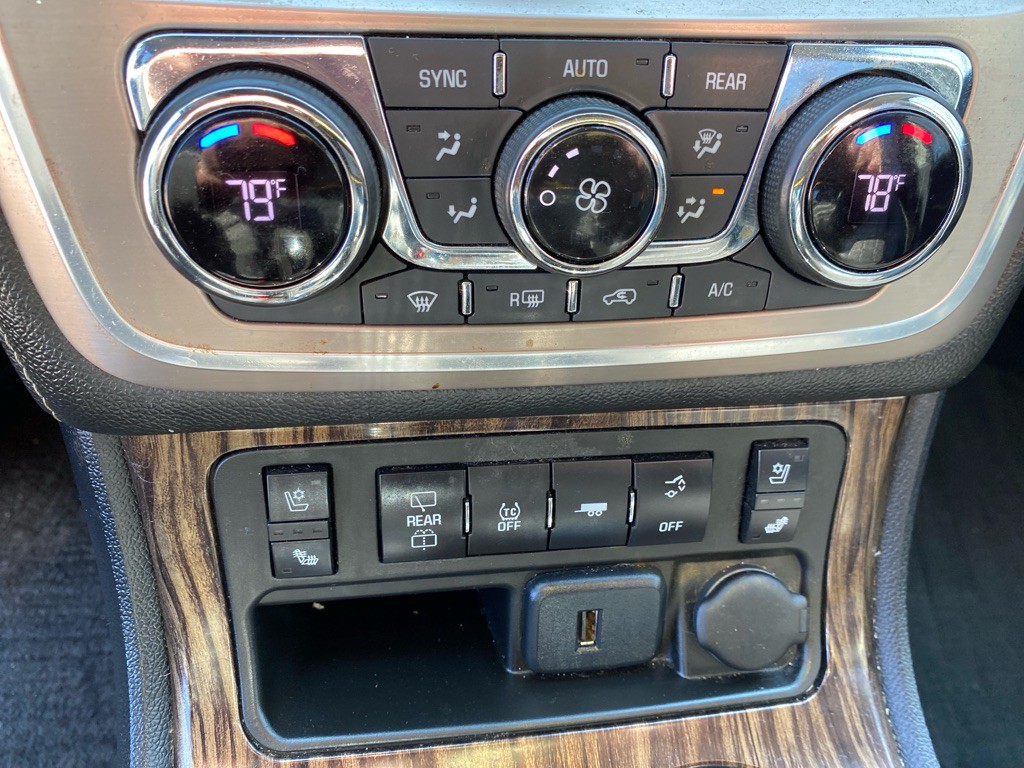 2016 GMC Acadia Image 16