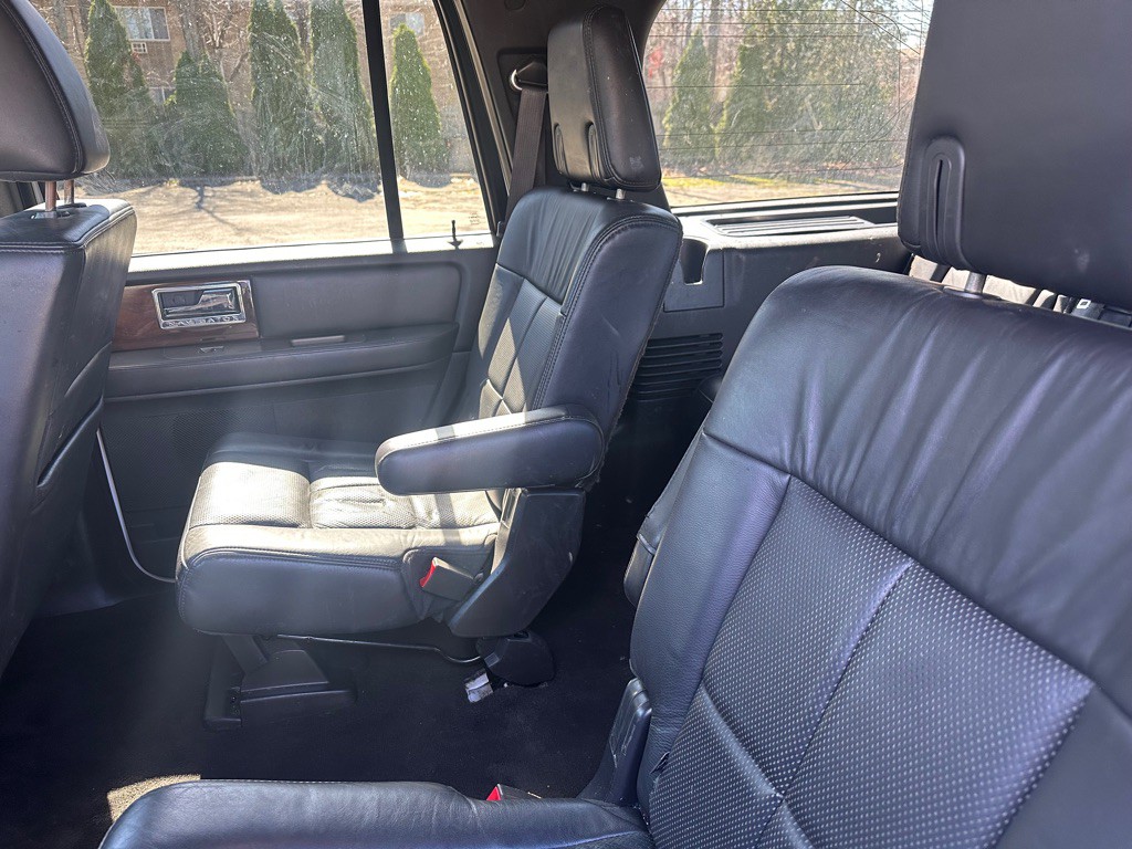 2014 Lincoln Navigator Image 17