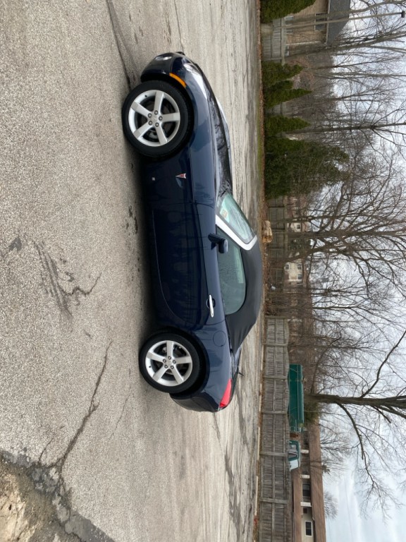 2006 Pontiac Solstice Image 2