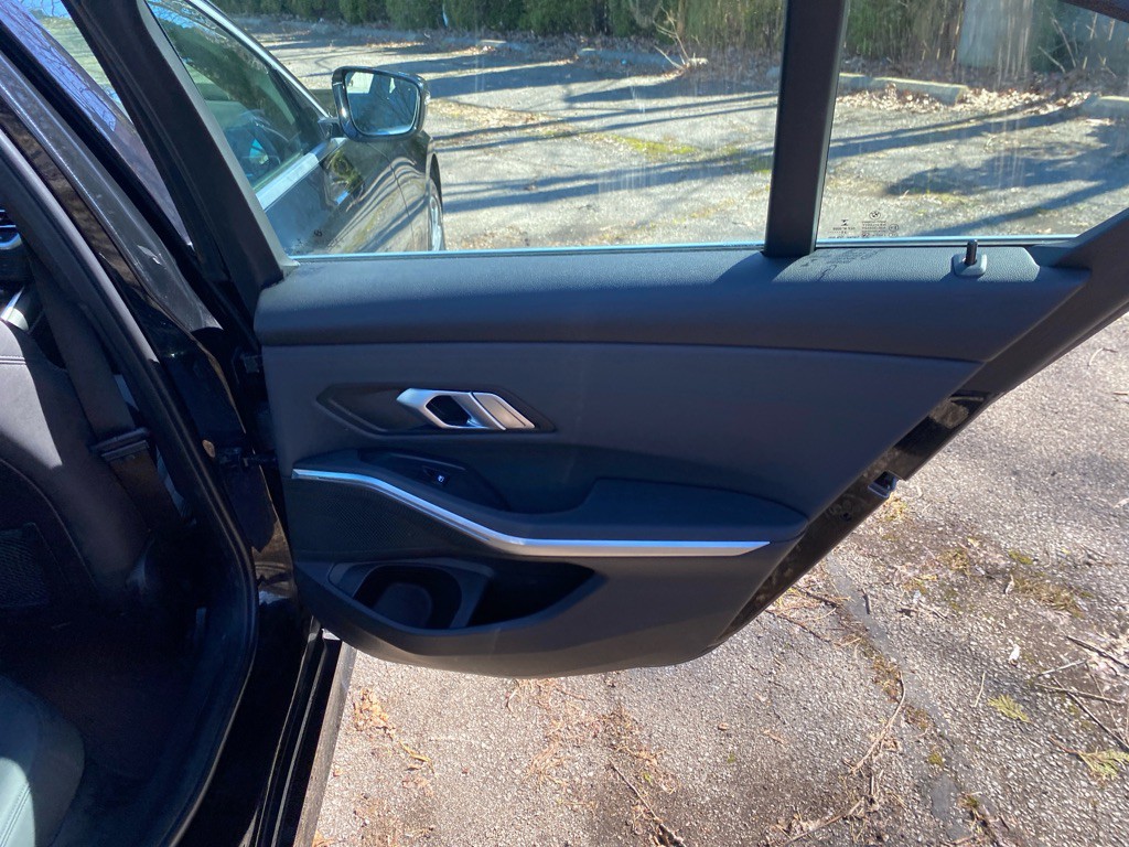 2021 BMW 3 Series Image 25