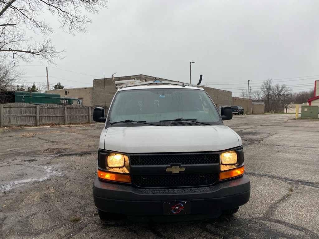 2016 Chevrolet Express Image 8