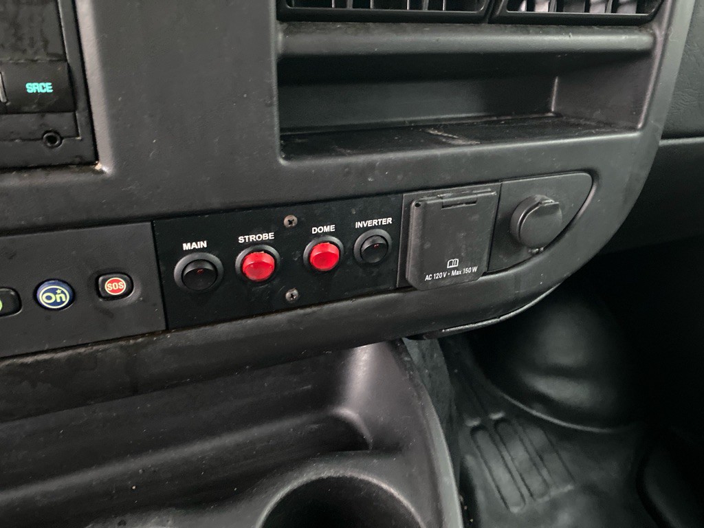 2016 Chevrolet Express Image 16