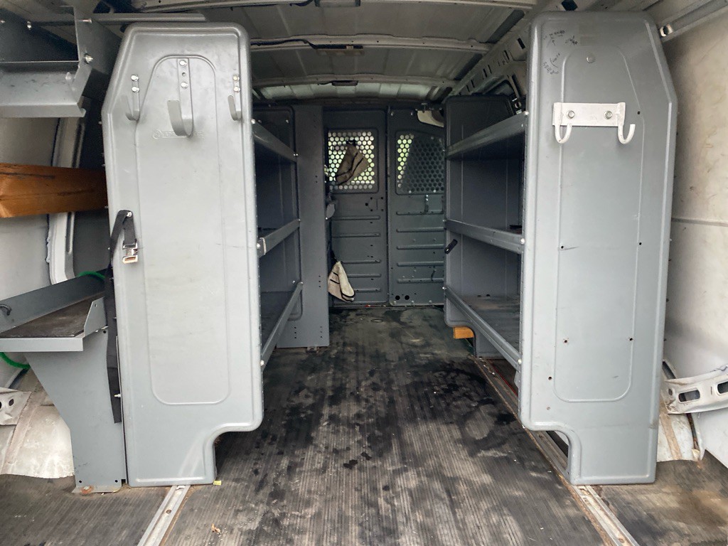 2016 Chevrolet Express Image 18