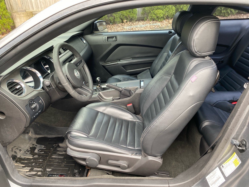 2012 Ford Mustang Image 9