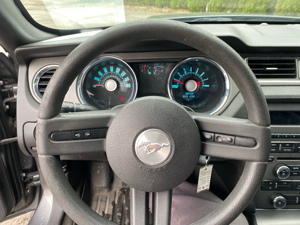 2012 Ford Mustang Image 11