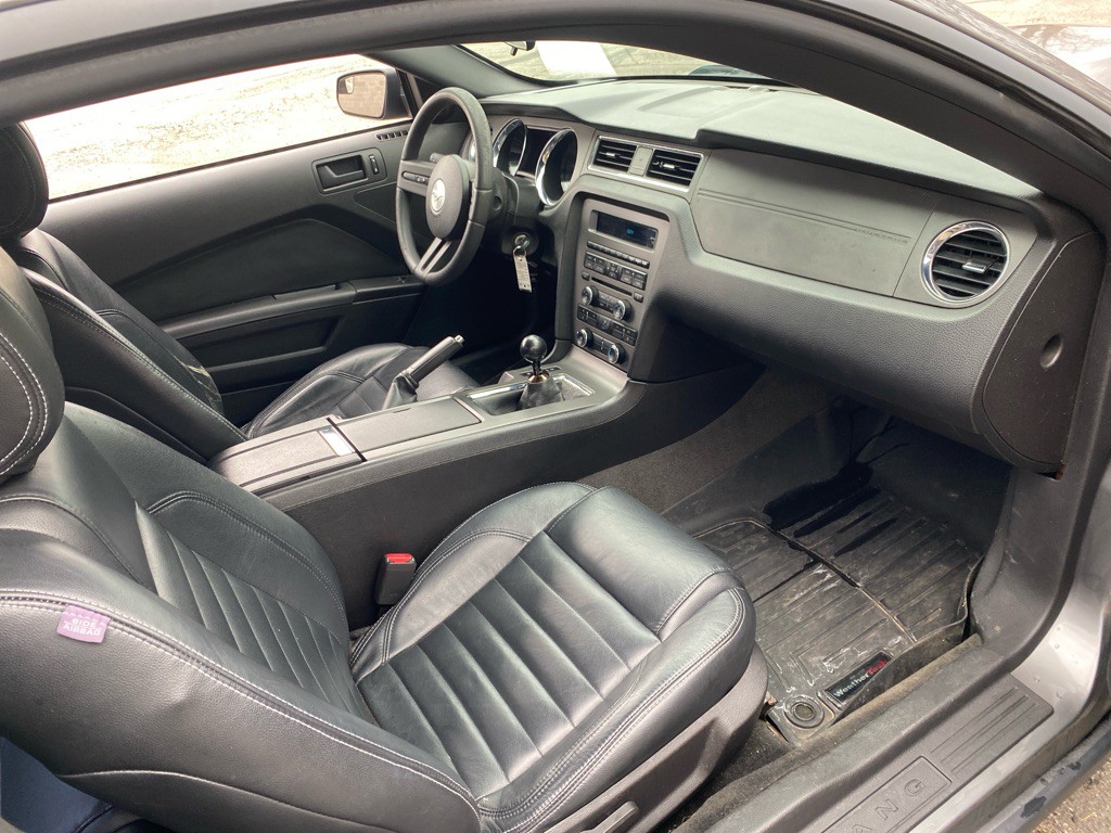 2012 Ford Mustang Image 18