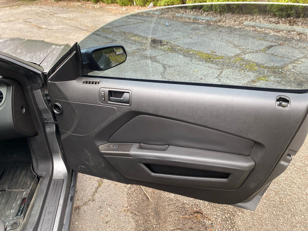 2012 Ford Mustang Image 19