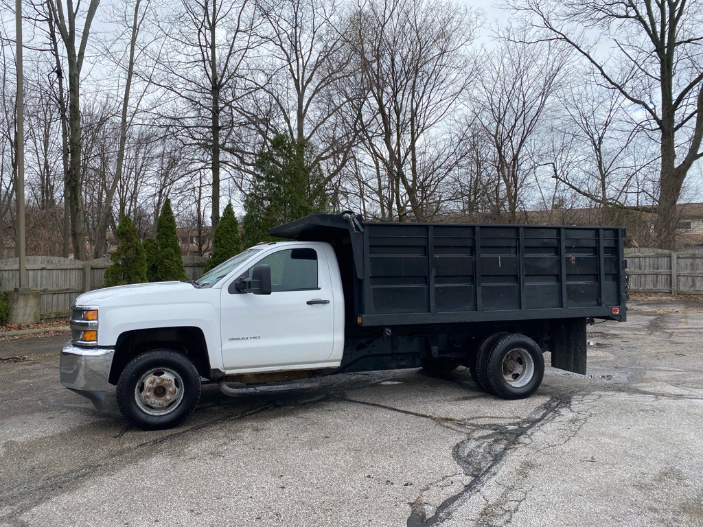 2017 Chevrolet Silverado 1500 Image 2