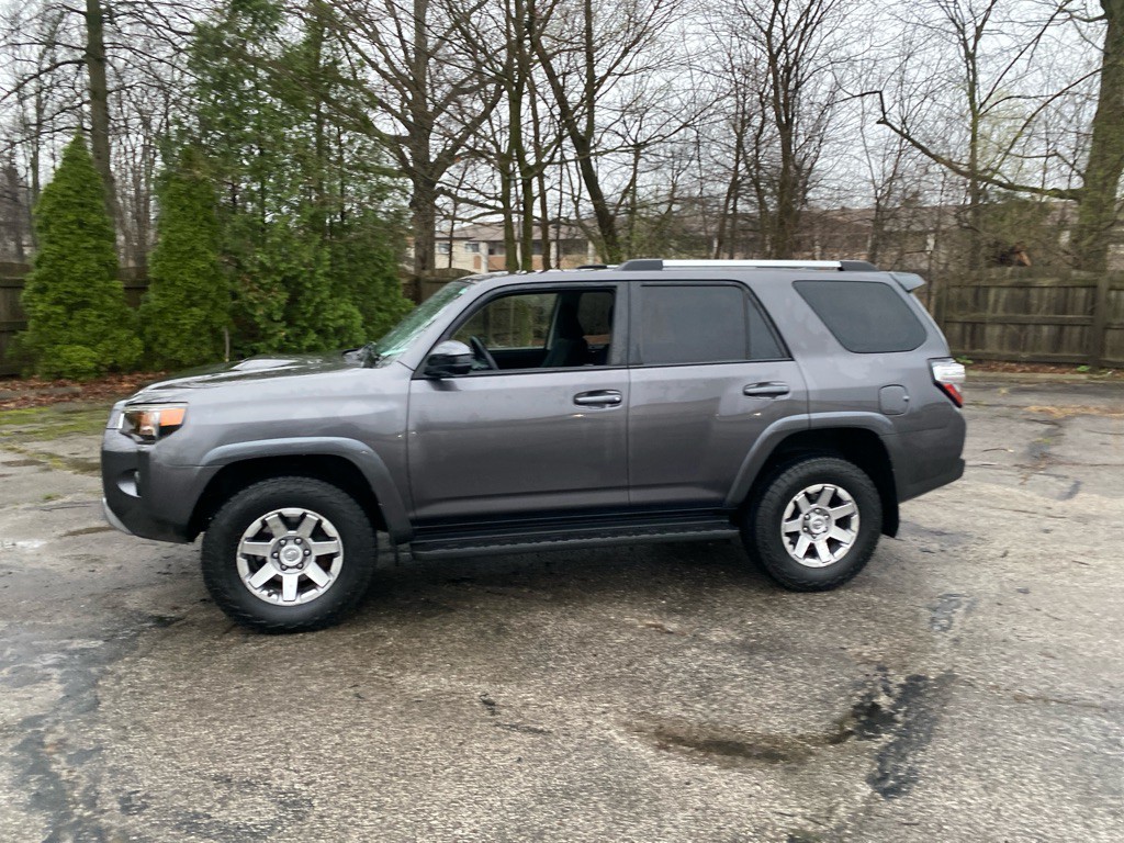 2014 Toyota 4Runner Image 2