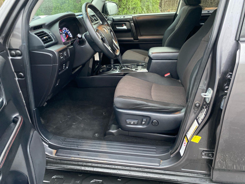 2014 Toyota 4Runner Image 9