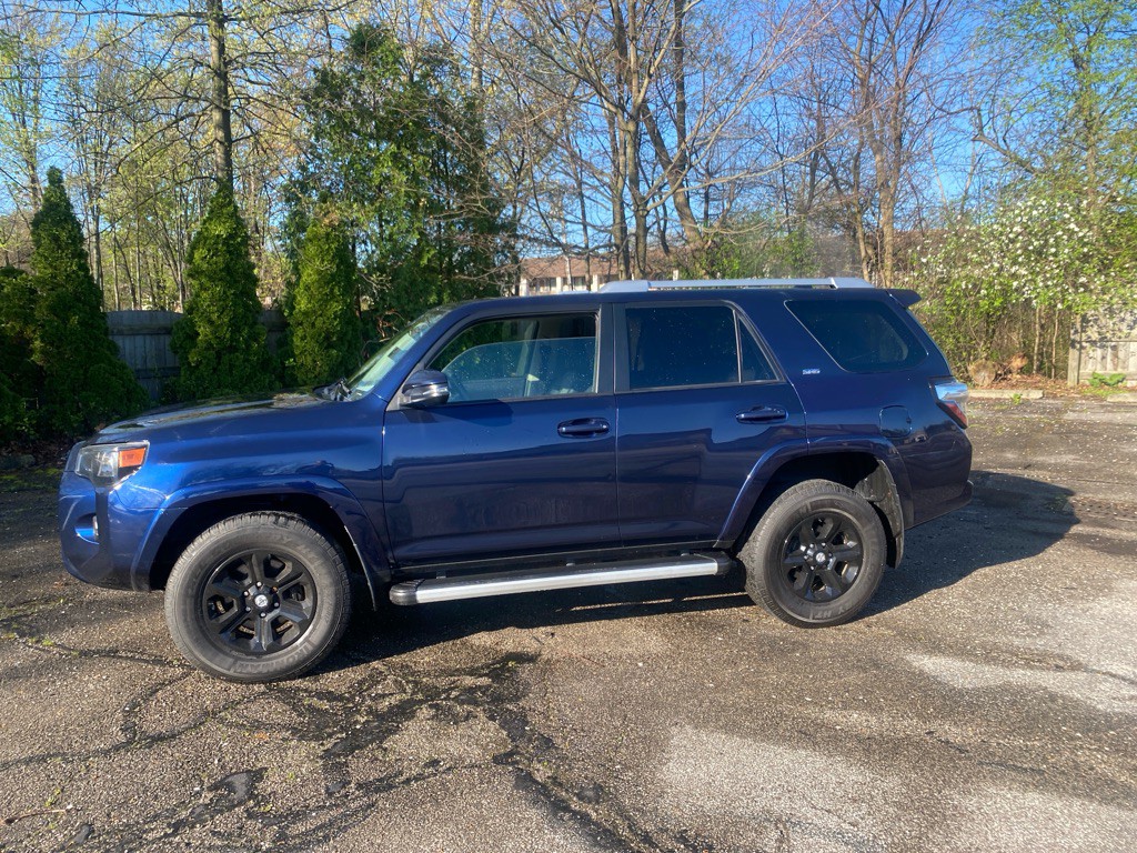 2017 Toyota 4Runner Image 2