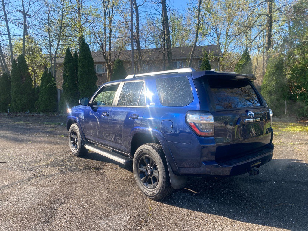 2017 Toyota 4Runner Image 3