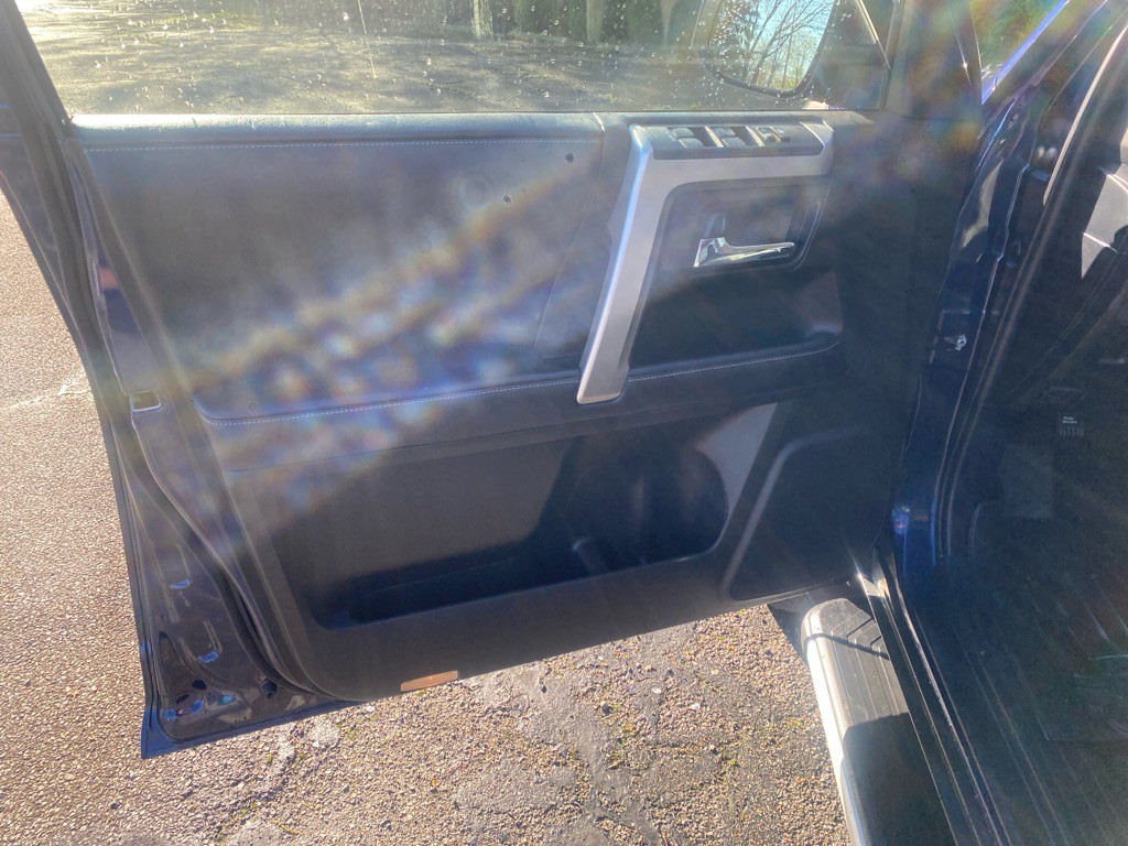 2017 Toyota 4Runner Image 11