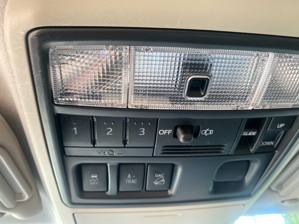 2017 Toyota 4Runner Image 18