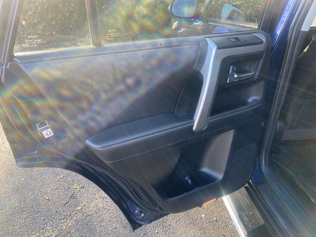 2017 Toyota 4Runner Image 21