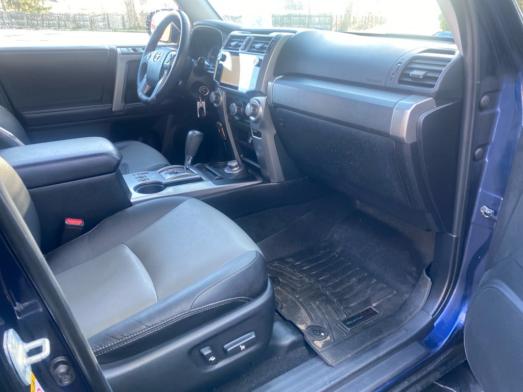 2017 Toyota 4Runner Image 25
