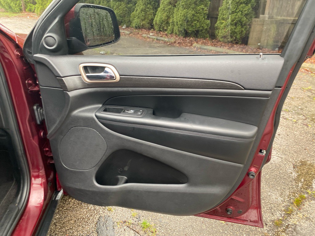 2017 Jeep Grand Cherokee Image 23