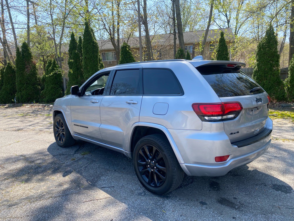 2017 Jeep Grand Cherokee Image 3