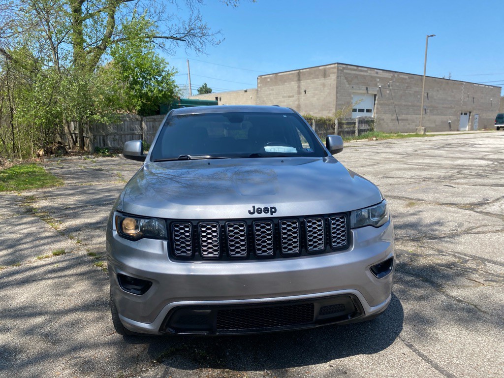 2017 Jeep Grand Cherokee Image 8