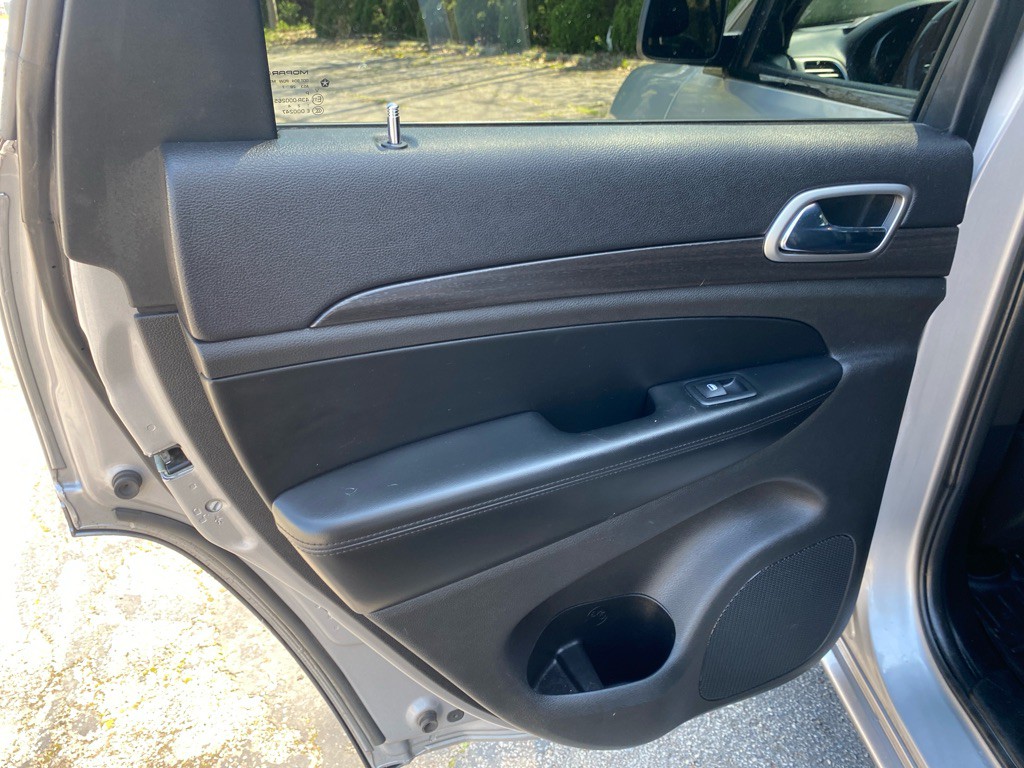 2017 Jeep Grand Cherokee Image 19