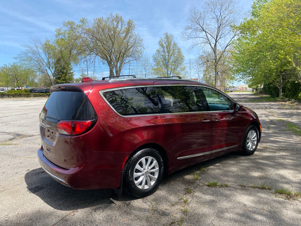 2018 Chrysler Pacifica Image 5